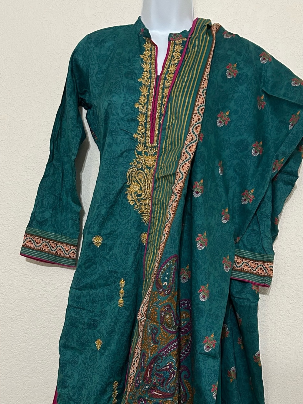 Indian Pakistani Teal Embroidered lawn shalwar kameez 3 piece suit